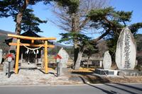 上中宿の熊野神社と石碑群