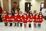 聖光幼稚園の園児がクリスマス訪問